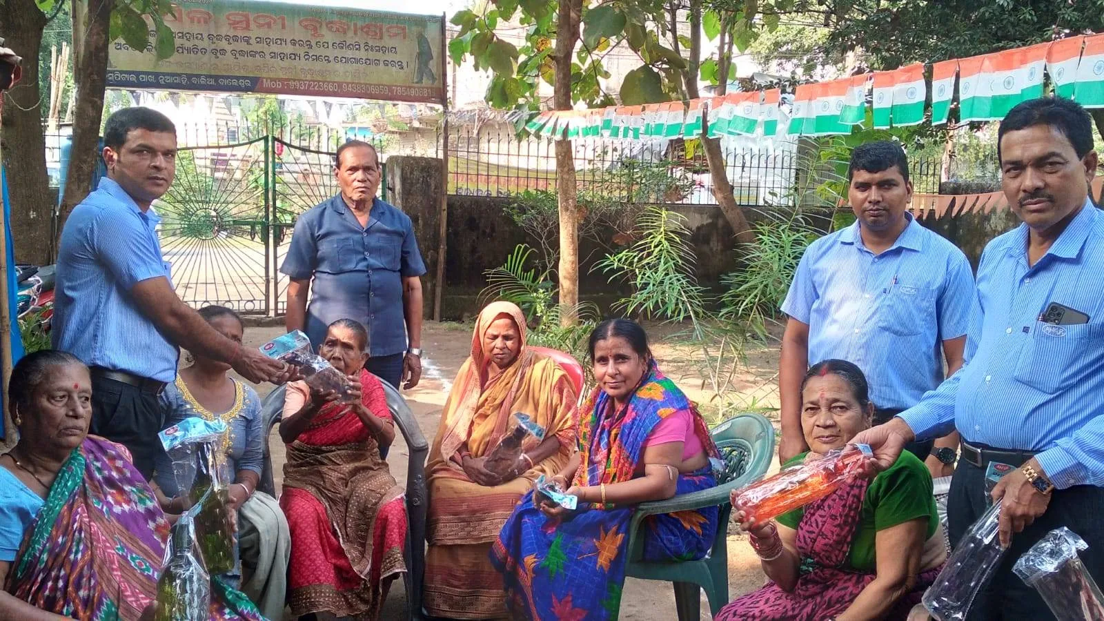 Distribution of Ankurwares water bottles to people in Old Age Home in Odisha